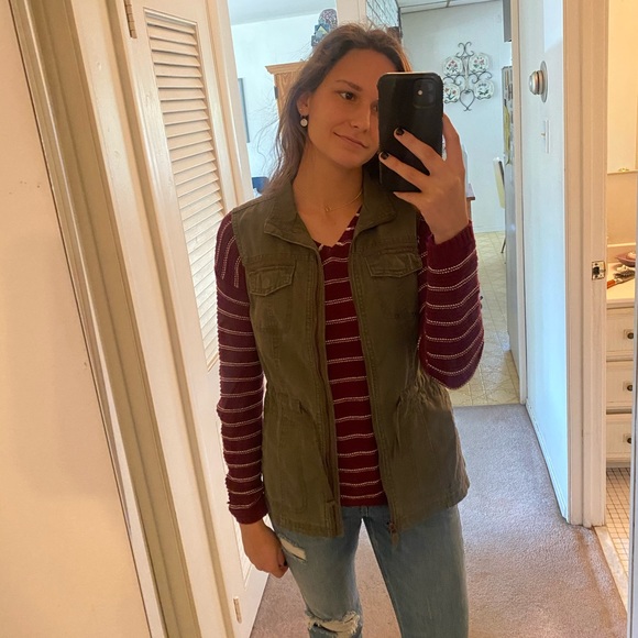 Olive Vest - Picture 2 of 2
